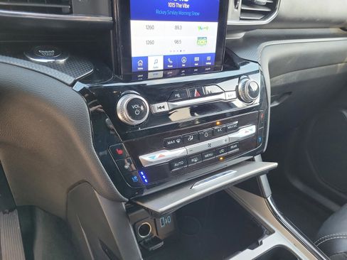 Used 2022 Ford Explorer ST w/ Equipment Group 401A AWD/4WD image 18