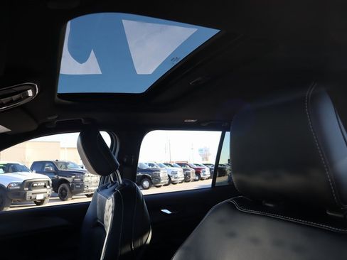 New 2025 Jeep Grand Cherokee Altitude image 15