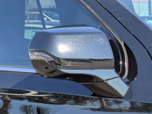 Used 2025 Chevrolet Tahoe High Country image 13