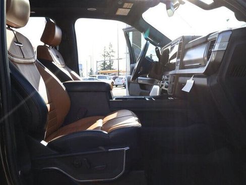 Used 2024 Ford F250 Platinum w/ FX4 Off-Road Package image 30