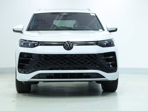 New 2026 Volkswagen Tiguan SEL R-Line image 2