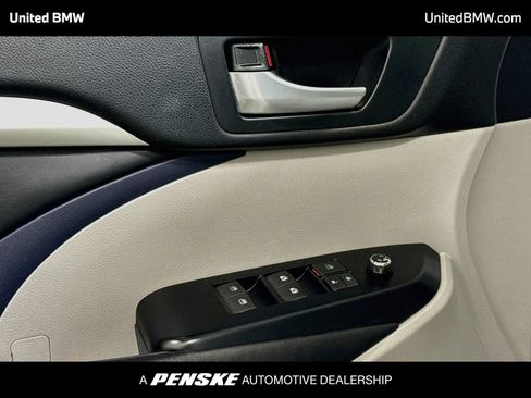 Used 2018 Toyota Highlander XLE w/ Protection Package #3 AWD/4WD image 3