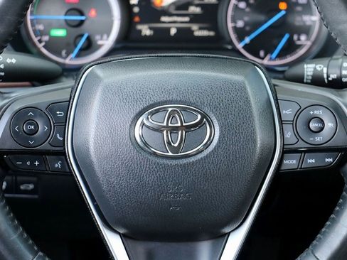 Used 2021 Toyota Venza Limited image 29