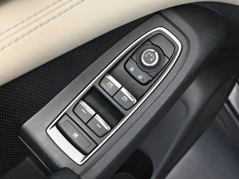 Used 2022 Subaru Ascent Limited AWD/4WD image 19
