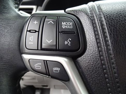 Used 2015 Toyota Highlander XLE image 29