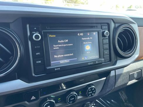 Used 2017 Toyota Tacoma SR5 w/ Tow Package image 38