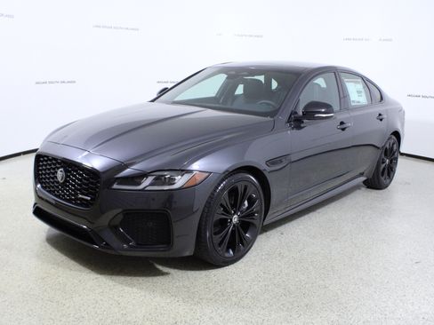 New 2024 Jaguar XF R-Dynamic SE image 4
