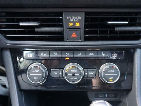 Used 2021 Volkswagen Jetta SE FWD image 24