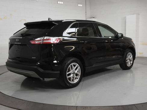 Used 2024 Ford Edge SEL AWD/4WD image 2