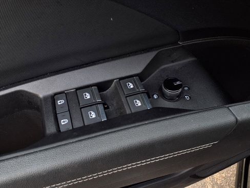 Used 2023 Audi Q4 e-tron Premium image 21