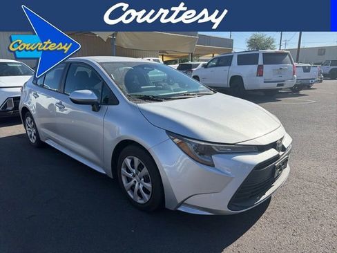 Used 2023 Toyota Corolla LE image 1
