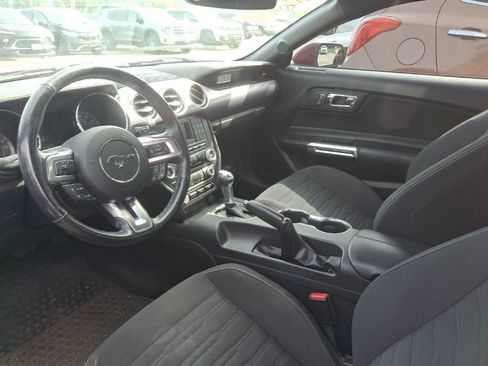 Used 2015 Ford Mustang Coupe RWD image 9