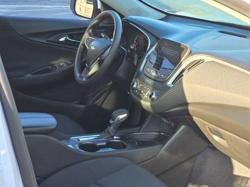 Used 2024 Chevrolet Malibu LT image 29