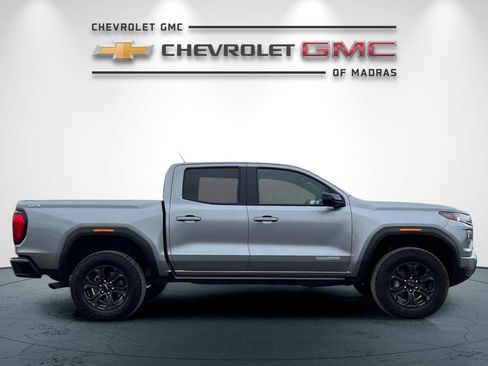Used 2025 GMC Canyon Elevation w/ Convenience Package image 2