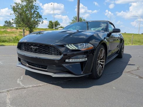 Used 2018 Ford Mustang Premium RWD image 8