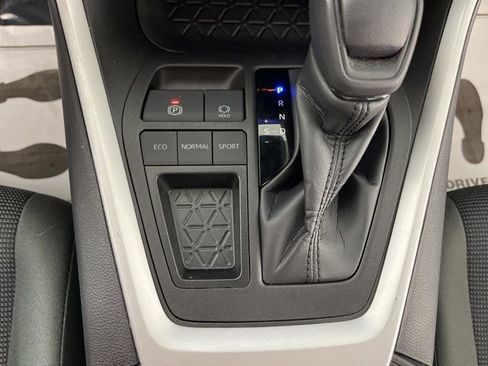 Used 2023 Toyota RAV4 LE FWD image 31