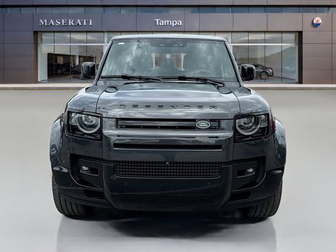 Used 2023 Land Rover Defender 90 V8 AWD/4WD image 8