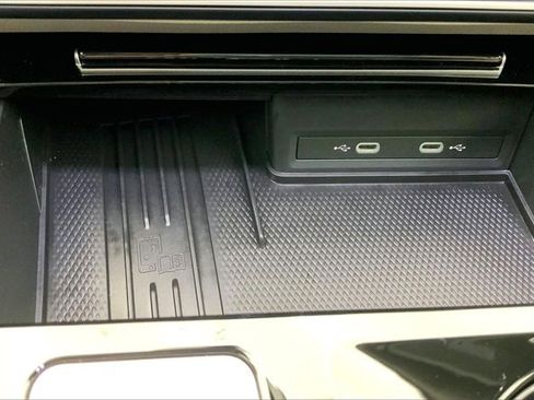 Used 2025 Volkswagen Atlas SEL Premium R-Line image 34