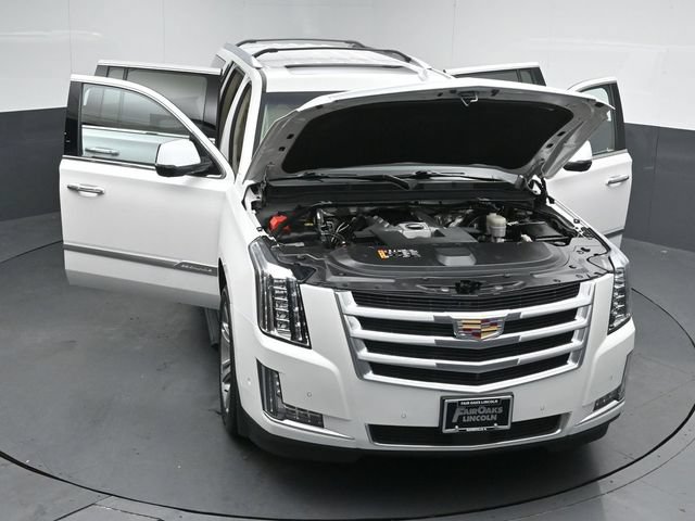 Used 2018 Cadillac Escalade ESV Premium Luxury AWD/4WD image 55
