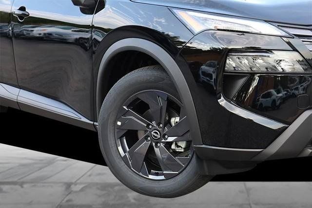 New 2026 Nissan Rogue SV AWD/4WD image 3