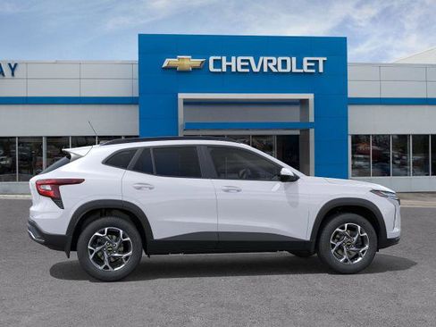New 2026 Chevrolet Trax LT w/ Driver Confidence Package image 33
