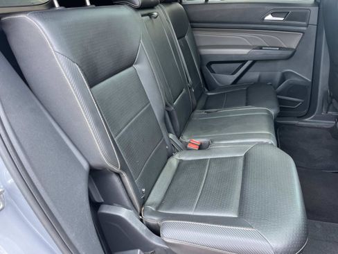 Used 2021 Volkswagen Atlas Cross Sport SE w/ Panoramic Sunroof Package FWD image 22