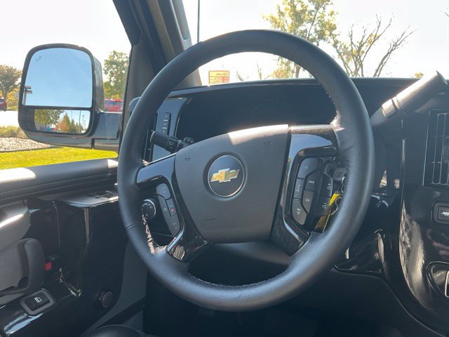 Used 2026 Chevrolet Express 2500 w/ Driver Convenience Package RWD image 22