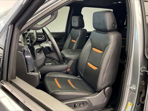 Used 2025 GMC Sierra 3500 AT4 w/ AT4 Premium Plus Package image 17