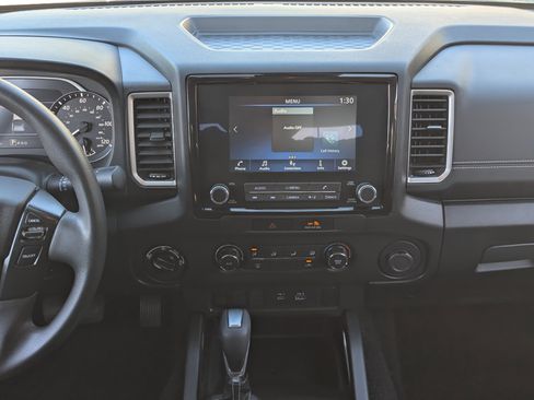 Used 2023 Nissan Frontier SV image 14
