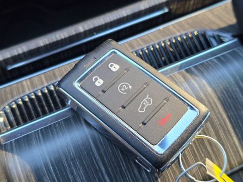 Used 2024 Jeep Wagoneer Series III AWD/4WD image 19