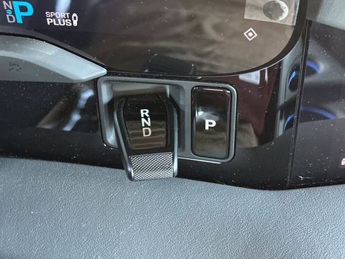 Used 2023 Porsche Taycan image 27