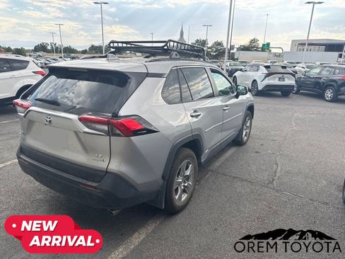 Used 2024 Toyota RAV4 LE AWD/4WD image 4