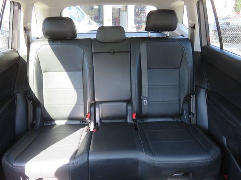 Used 2019 Volkswagen Tiguan SE w/ Panoramic Sunroof Package AWD/4WD image 23