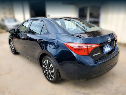 Used 2018 Toyota Corolla LE w/ Carpet Mat Package (TMS) FWD image 10