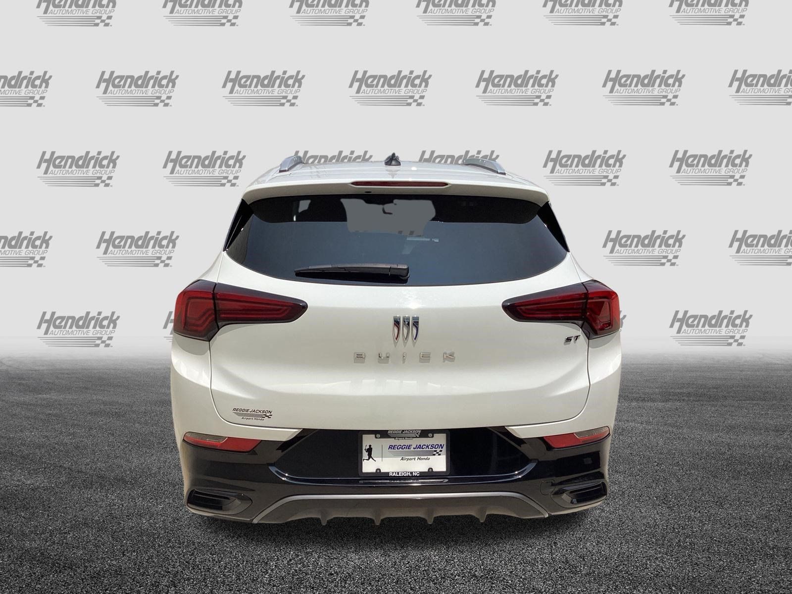 Used 2024 Buick Encore GX Sport Touring FWD image 8