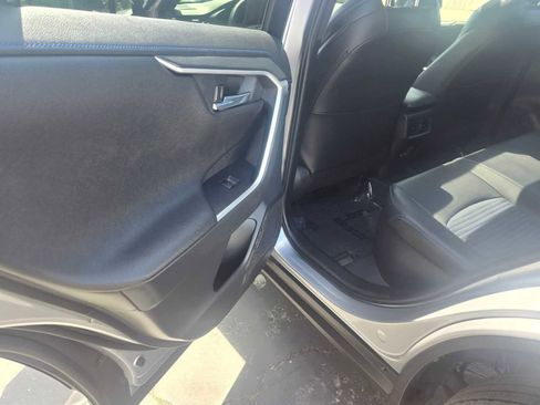 Used 2023 Toyota RAV4 XSE AWD/4WD image 17