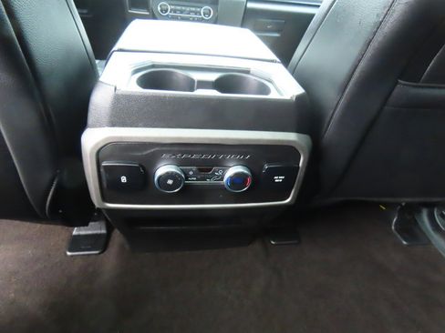Used 2021 Ford Expedition XLT image 24