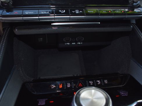 Used 2024 Jeep Wagoneer Series II w/ Convenience Group I image 21