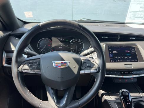 Used 2023 Cadillac XT4 Premium Luxury FWD image 33