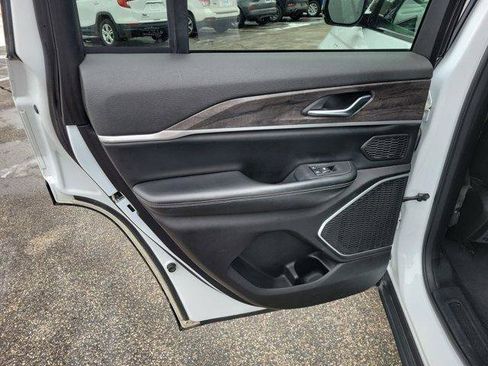 Used 2022 Jeep Grand Cherokee Limited 4xe AWD/4WD image 9