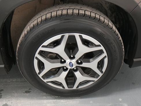 Used 2023 Subaru Forester Premium image 11