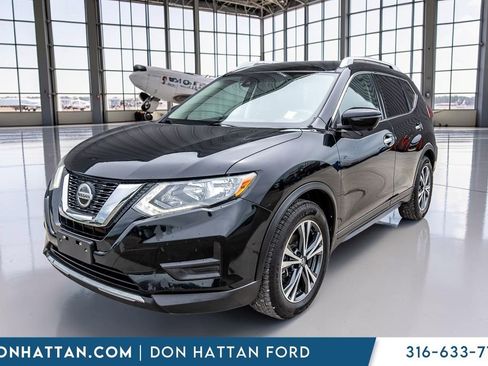 Used 2019 Nissan Rogue SV w/ Premium Package FWD image 31