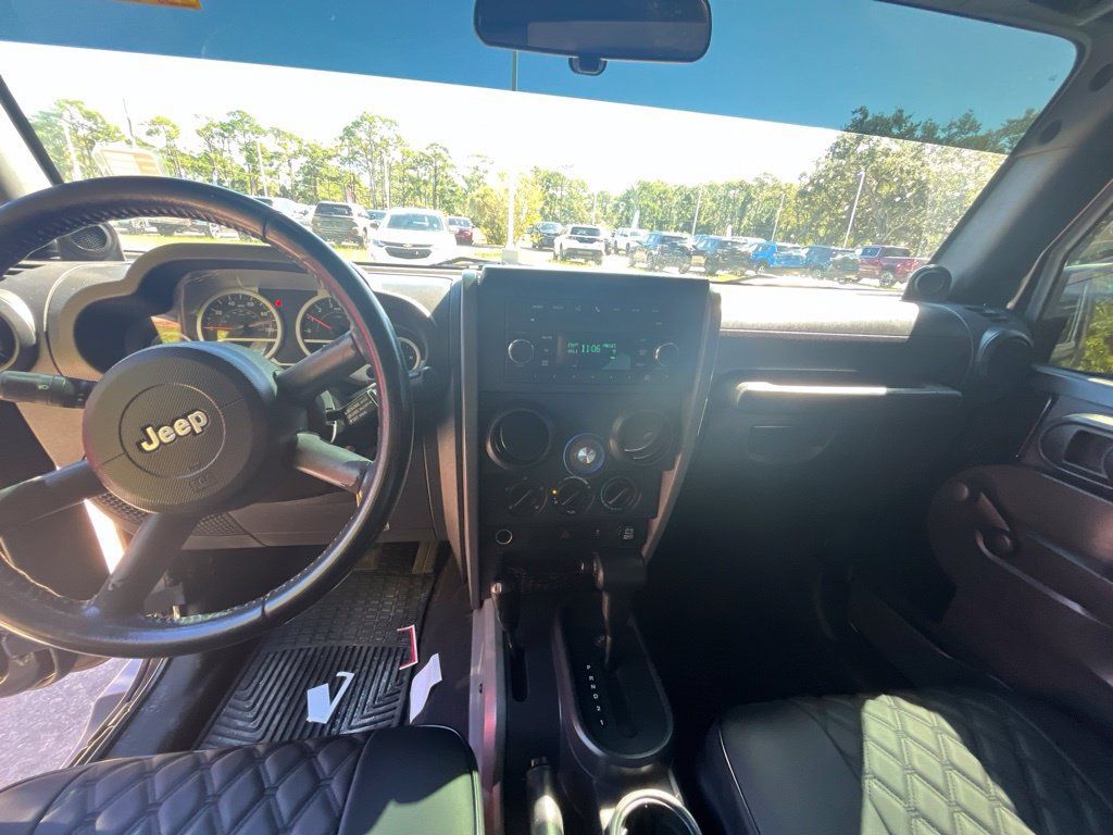Used 2010 Jeep Wrangler Sport AWD/4WD image 4
