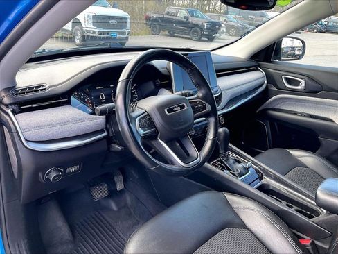 Used 2022 Jeep Compass Latitude w/ Convenience Group AWD/4WD image 8