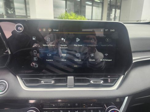 Used 2025 Chevrolet Equinox LT w/ Convenience Package II image 10