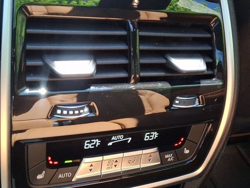 Certified 2024 BMW X7 xDrive40i w/ M Sport Package AWD/4WD image 12
