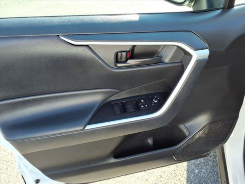 Used 2025 Toyota RAV4 LE AWD/4WD image 23