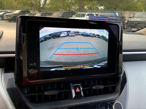 Used 2025 Toyota Corolla SE image 25