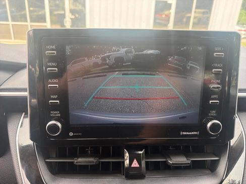 Used 2021 Toyota Corolla LE FWD image 11