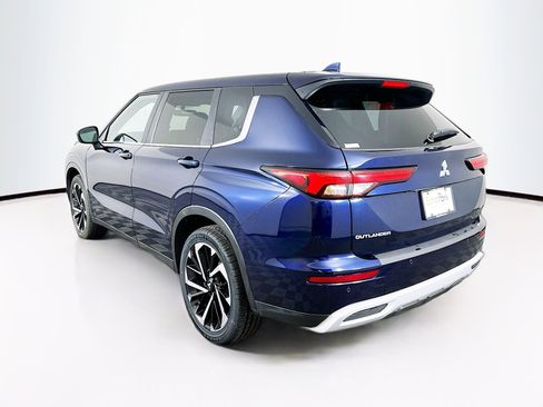 Used 2024 Mitsubishi Outlander SE image 5